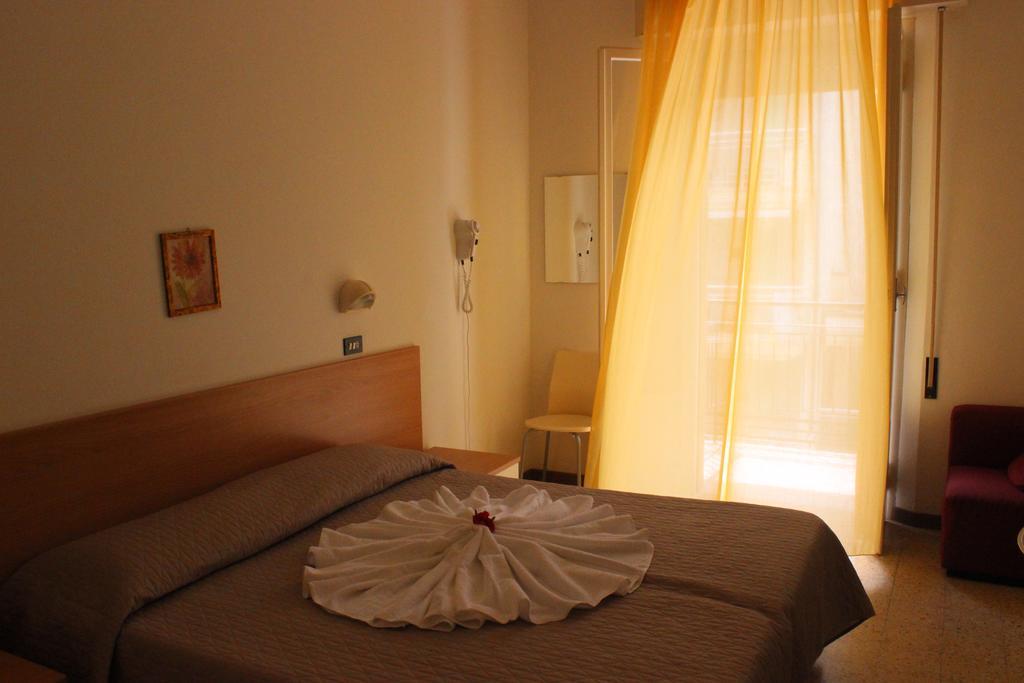 Hotel La Pergola ベラーリア・イジェア・マリーナ エクステリア 写真